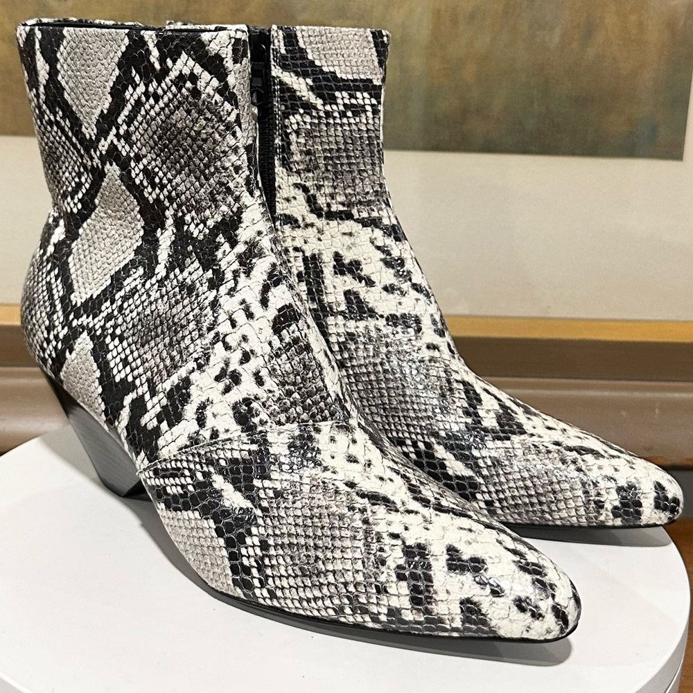 RAG & BONE Spire Snake Leather Side-Zip Boots Size: 37.5